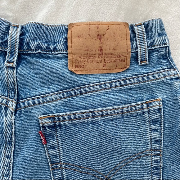 ❌SOLD❌Vintage Levi’s Relaxed Fit 550 Denim Shorts | Size 32” - Picture 3 of 5